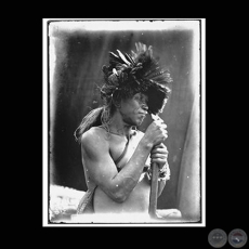 HOMBRE DE LA TRIBU TUMANÁ - Fotografía de GUIDO BOGGIANI